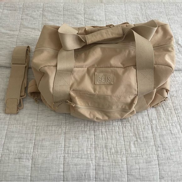 BEIS ‘The Sport Duffle Backpack’ - Picture 2 of 7